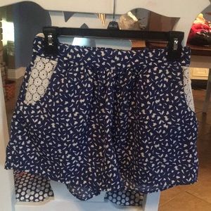 Flowy blue pattern shorts